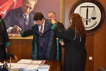 Hatay Vali Yardımcısı yemin ederek avukat oldu