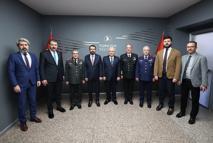 Bakan Güler, Türk Hava Yolları Teknik A.Ş'yi ziyaret etti