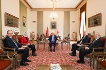 Kurtulmuş, Çocuk Hakları Alt Komisyonu üyelerini kabul etti