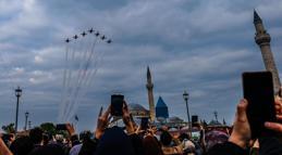 Mevlana'nın Karaman'dan Konya'ya göçü, Türk Yıldızları gösterisiyle kutlandı
