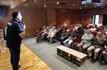 Edirne'de emeklilere yönelik 'dijital dolandırıcılık' ile mücadele eğitimi verildi