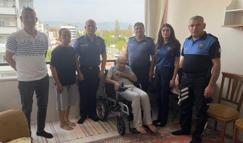 Emekli polise, meslektaşlarından anlamlı destek