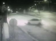Hatay'da otomobilin bahçe duvarına çarptığı anlar kamerada