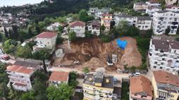 Kocaeli'de, temel kazısı sırasında toprak kaydı, 5 bina tahliye edildi