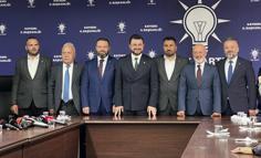 AK Parti’ye geçen 4 meclis üyesine rozetleri takıldı