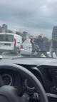 Ataşehir'de iki sürücü arasında çıkan kavga kamerada