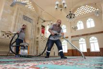 Akdeniz'de camiler bayrama hazır