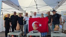 Menemenli çömlek ustaları Fransa'dan takım halinde birincilikle döndü