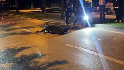 Bursa'da motosikletle refüje çarpıp savrulan sürücü öldü