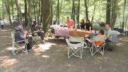 Kurban Bayramı'nda Belgrad Ormanı'na gelenler piknik yapıp mangal yaktı