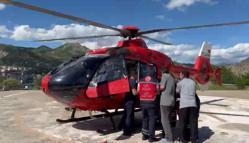 Ayı saldırısında yaralandı, ambulans helikopterle hastaneye ulaştırıldı