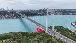 Turkuaz renge bürünen İstanbul Boğazı havadan görüntülendi