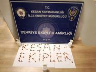 Edirne’de arama yapılan evde 120 sentetik uyuşturucu hap ele geçirildi