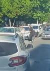 Sultangazi'de trafik kazasının ardından çıkan bıçaklı kavga kamerada: 1 ölü, 2 yaralı