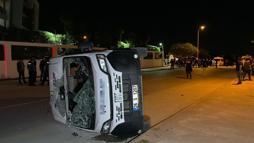 Eskişehir’de otomobilin çarptığı işçi servisi devrildi: 7 yaralı