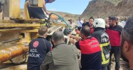 15 metre yükseklikten yuvarlanan kepçede sıkışan operatör, ağır yaralandı