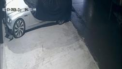 Maslak’ta lüks otomobilin 400 bin liralık altın amblemini çaldı; 'Şüpheliyle aynı kıyafeti giymişiz' dedi
