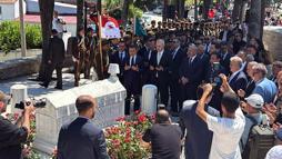 TBMM Başkanı Kurtulmuş, Gazi Süleyman Paşa'nın türbesini ziyaret etti