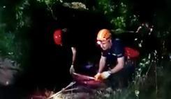 Osmaniye’de 100 metrelik uçuruma yuvarlanan otomobildeki 3 yaralı kurtarıldı