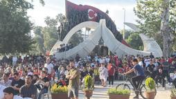 Osmaniye’de dev ekranlarda milli heyecanı