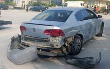 Otomobiller çarpıştı; 1'i çocuk 3 yaralı