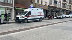 Kütahya'da motosiklet, hafif ticari araca çarptı; 1 yaralı