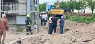 Bahçe duvarının altında kalan kepçe operatörü hayatını kaybetti