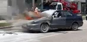 Erzurum'da seyir halindeki otomobilde yangın