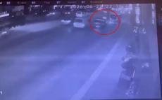 Makas atan sürücü, otomobiliyle motosiklete çarptı: 1 ölü, 1 ağır yaralı