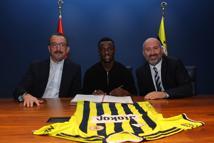 Fenerbahçe, Amara Diouf ile 5 yıllık sözleşme imzaladı
