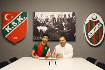 Karşıyaka'da ilk imza Erhan'dan