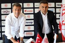 Antalyaspor'un yeni teknik direktörü Bülent Korkmaz oldu