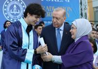 Cumhurbaşkanı Erdoğan, torunu Ömer Tayyip Erdoğan'ın mezuniyet törenine katıldı