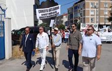 Edirne'de Yunanistan Konsolosluğu önüne 'Çamerya soykırımını unutmadık' yazılı çelenk bıraktılar