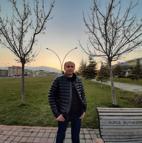 Devrilen traktörün sürücüsü öldü