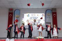 Trakya Üniversitesi uygulama anaokulu öğrencileri kep atarak mezun oldu