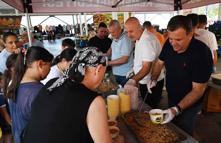 Kemer Belediyesi'nden aşure ikramı