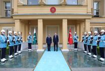 Cumhurbaşkanı Erdoğan, Pakistan Başbakanı Şahbaz Şerif ile görüştü