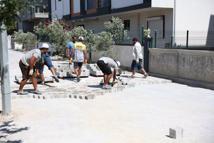 Didim'de iki sokakta yol yapım çalışması
