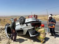 Mardin'de takla atan otomobilin sürücüsü yaralandı