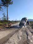 Otomobilde çıkan yangın ormana sıçradı