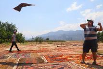 Eski halılar Antalya’nın güneşinde değer kazanıyor, 5 bin dolara alıcı buluyor