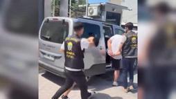 Eyüpsultan'da market işletmecisini tehdit edip silahlı saldırı düzenleyen 2 şüpheli kamerada