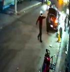 Adana’da kasklı şüpheliden iş yerine silahlı saldırı: 1 yaralı