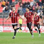 Karşıyaka'da Veysel Karani el yaktı