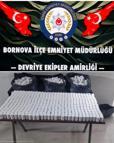 İzmir'de polisten kaçan şüphelinin terk ettiği otomobilde 118 bin sentetik hap ele geçirildi