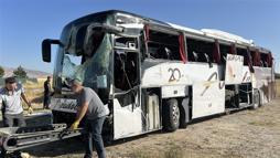 Kütahya'da yolcu otobüsü devrildi; 31 yaralı