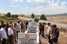 34 yıl sonra döndükleri köyde şehitlerini andılar