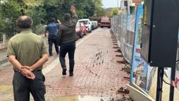 Avcılar’da yağışla birlikte yolda kayma oluştu; sokak trafiğe kapatıldı