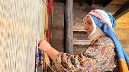 10 yıldır poşetleri kumaşa dönüştürüyor